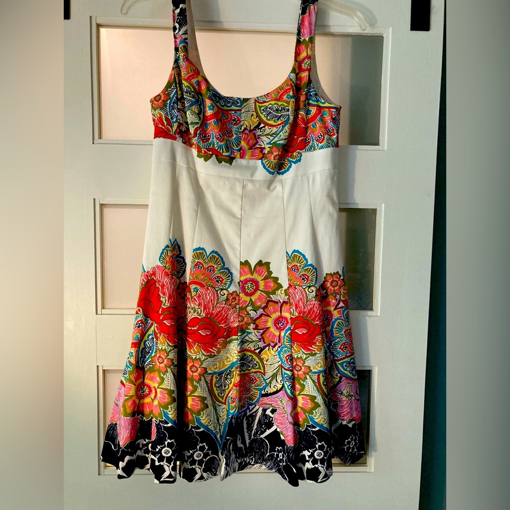 Gorgeous spring/summer dress by Nine West.